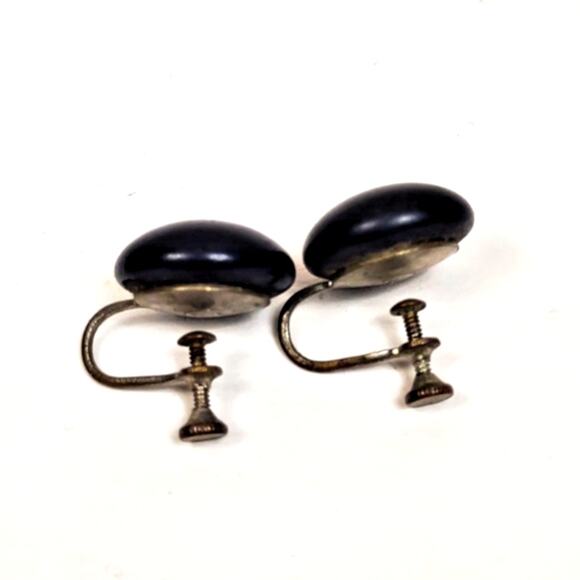 Vintage Classic Black Glass Button Style Screw Back Earrings 1/2" Estate Jewelry - Picture 3 of 5